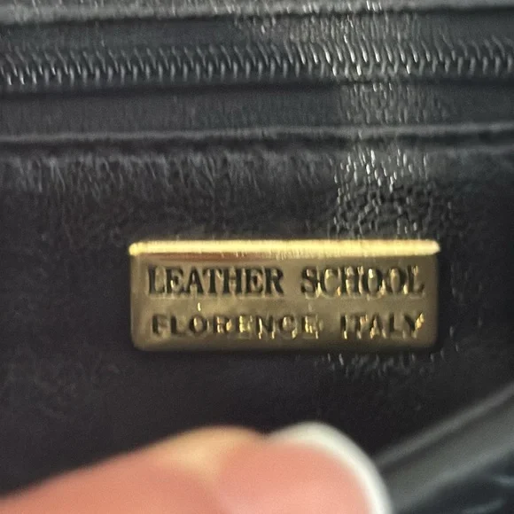 Beautiful Leather School of Florence Crossbody - Picture 7 of 12